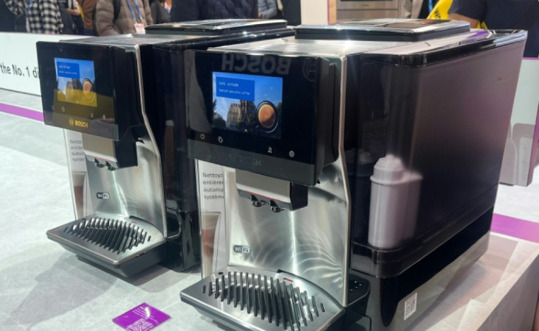 Mesin Kopi Akal Imitasi (AI) Jadi Pusat Perhatian di Consumer Electronics Show 2026